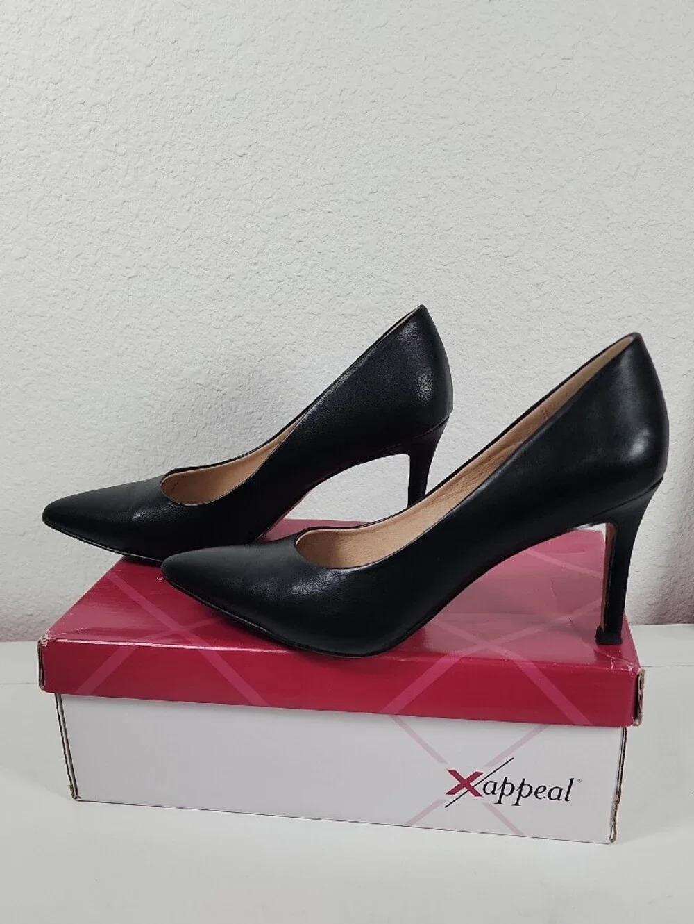 Xappeal Black Pointed-Toe Classic Pumps Size 8M